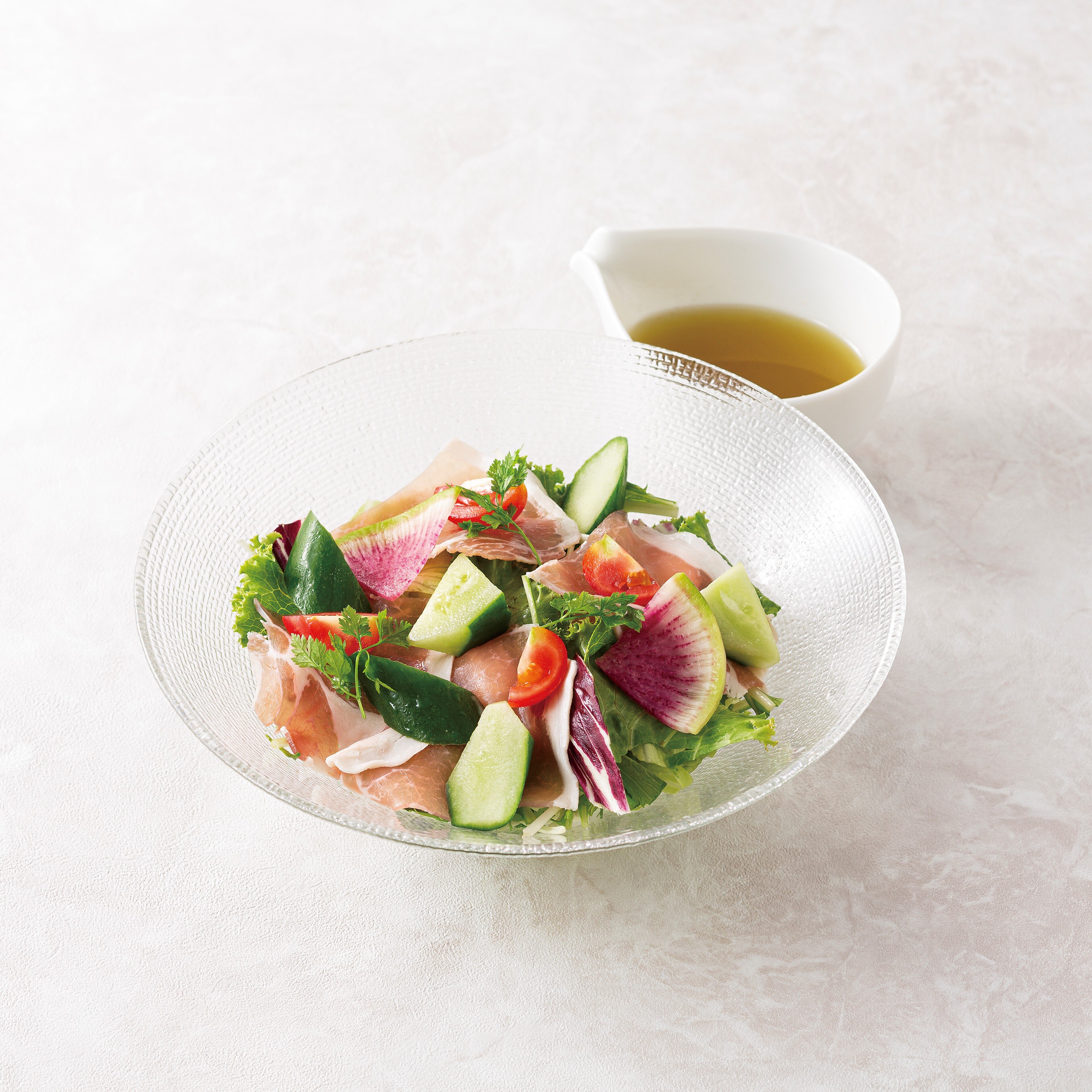 北海道産生ハムのおつまみサラダ ～生姜醤薫る特製ソルトオイルで～