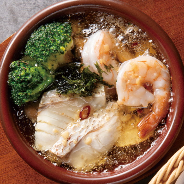 高知県産 黒潮真鯛と海老のアヒージョ