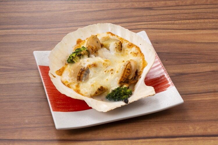 湾宝ホタテの貝皿グラタン