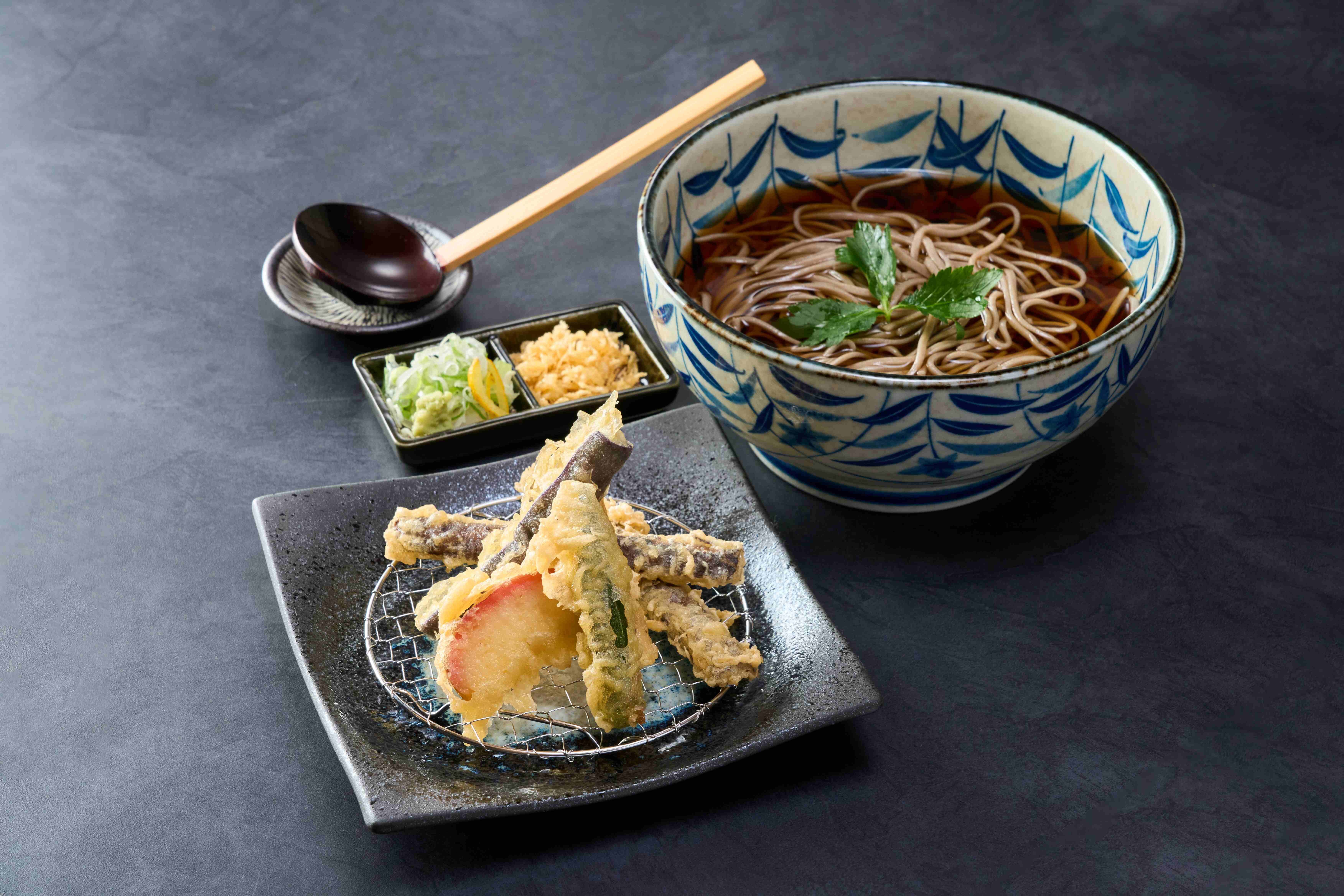 季節野菜の天ぷら蕎麦