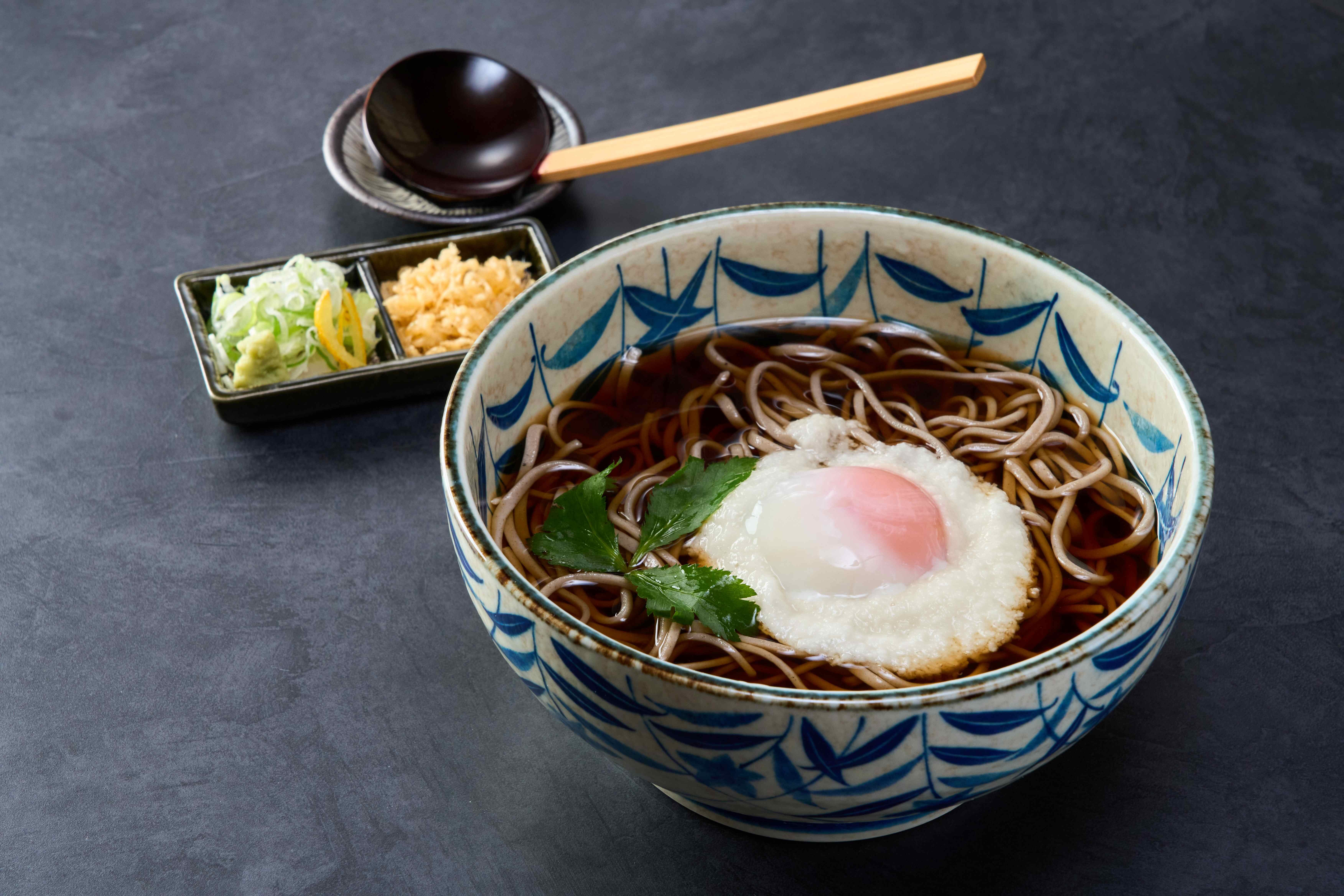 名古屋コーチン玉とろろ蕎麦