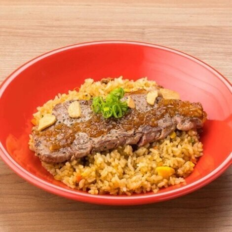 ステーキガーリックピラフ