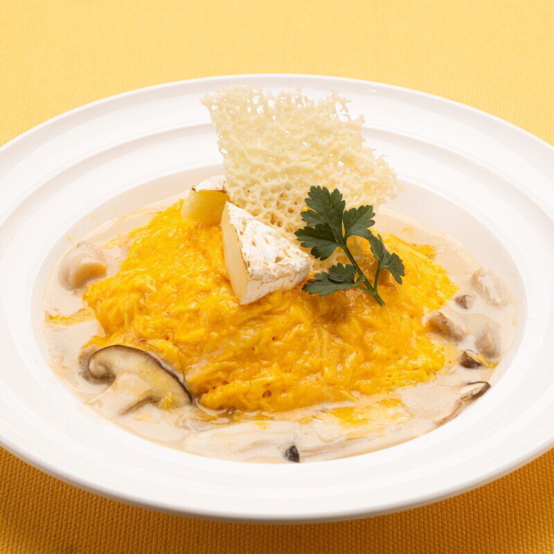 白いオムライス~ポルチーニ香る茸クリームソース~
