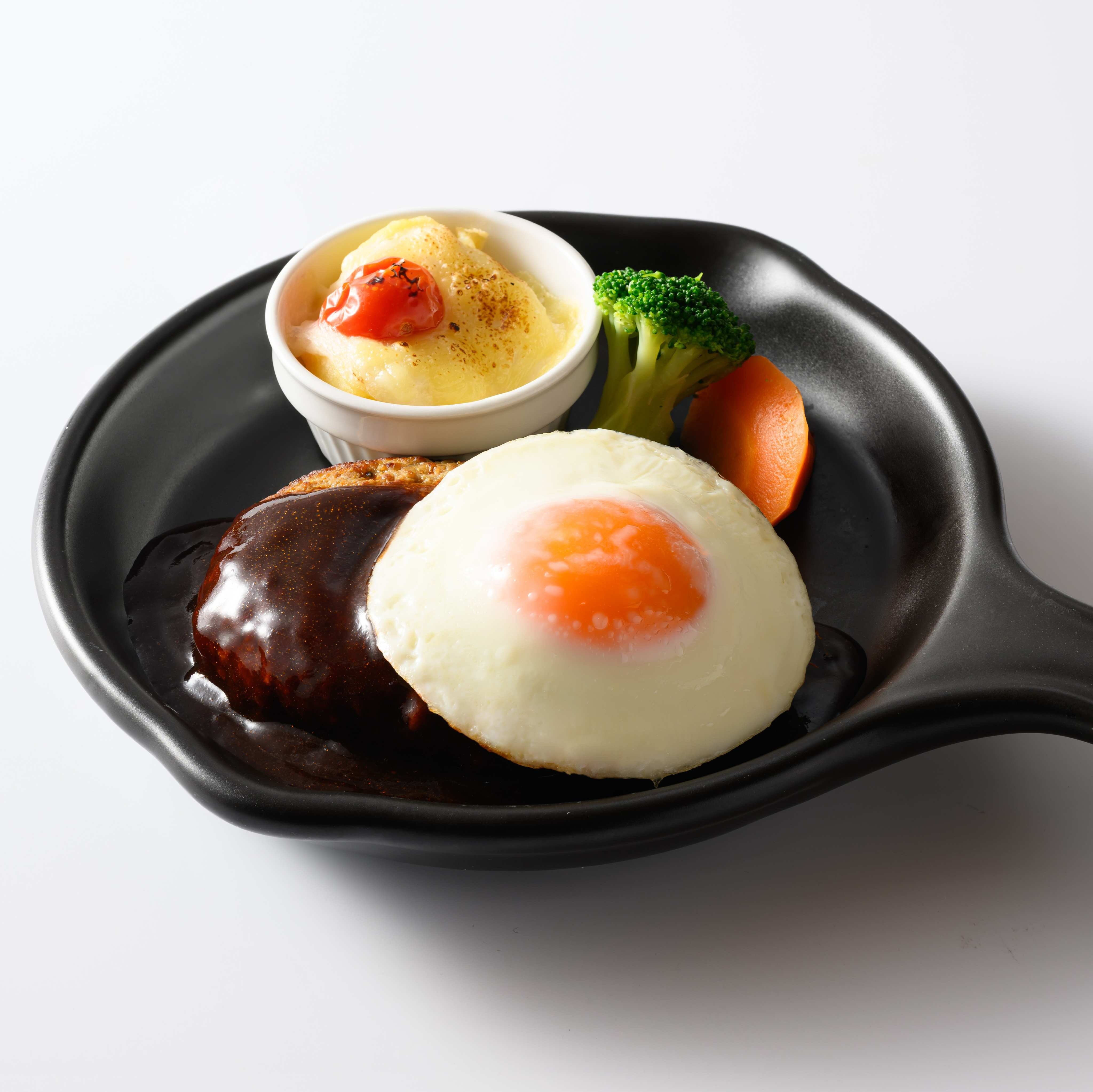 デミグラスハンバーグ~目玉焼き添え~