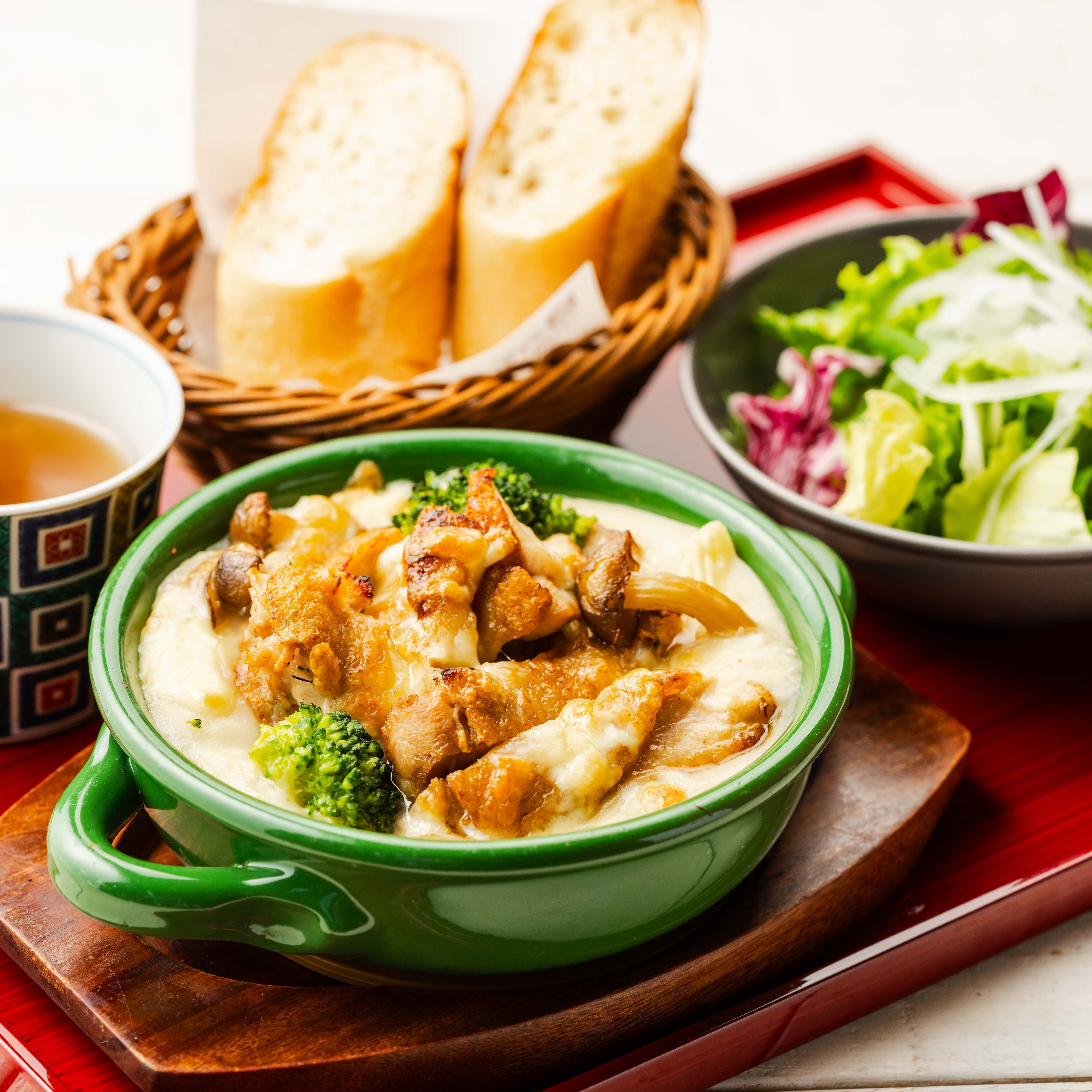 【数量限定】チキンときのこのペンネグラタン