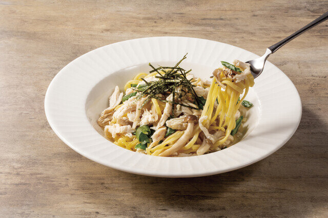 『月替わり』3月 蒸し鶏とキノコの和風パスタ